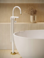 Aquabrass Xpress 62384 Umix Floormount Tub Filler - Image 2